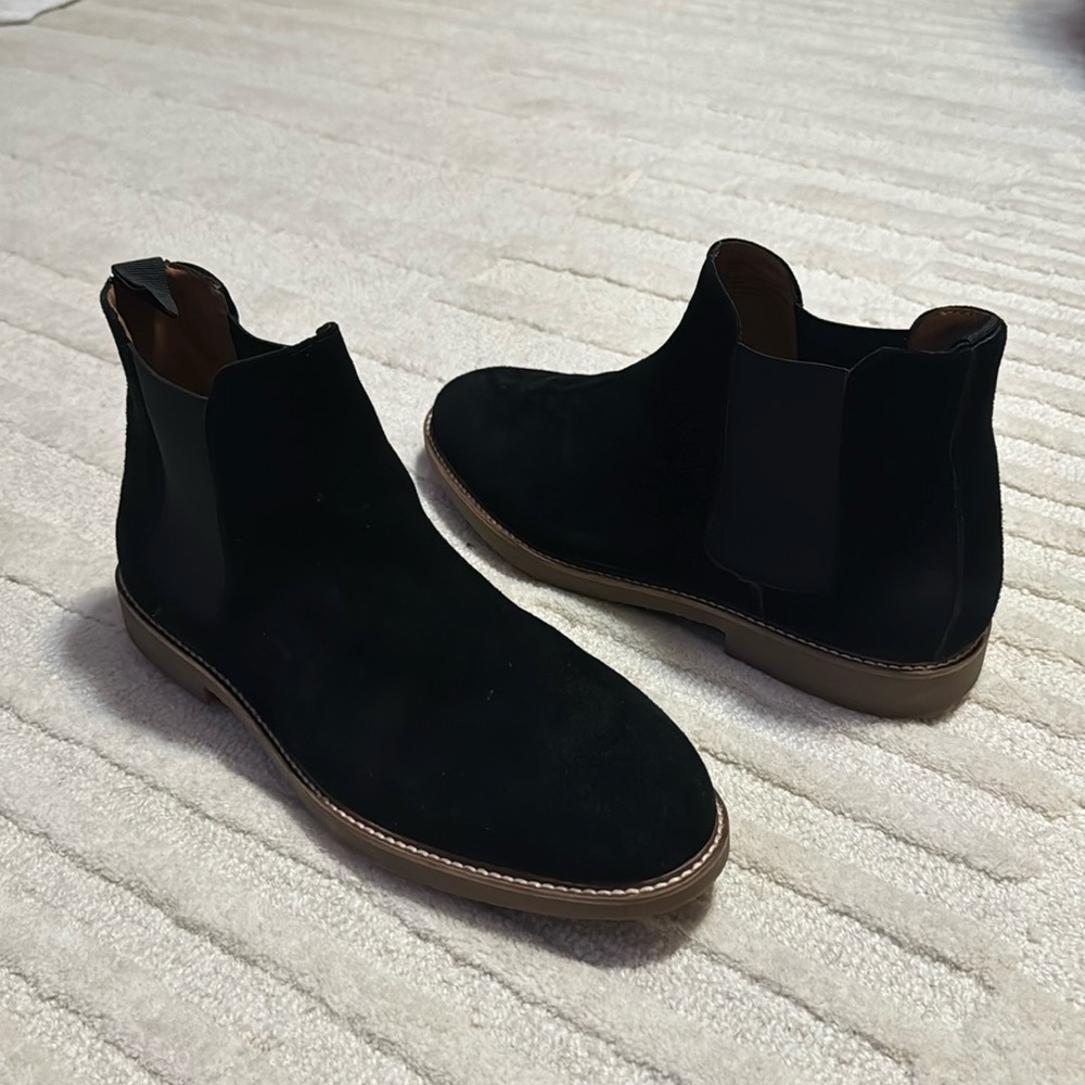 New Steve Madden Suede Chelsea Boot